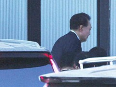 尹锡悦被移送至首尔拘留所 韩国史上首次逮捕现任总统