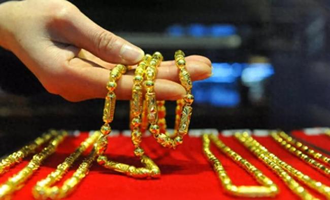 年轻人的攒金人生:有人攒金77万