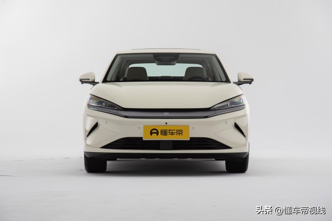 实拍比亚迪秦L EV 11.98万元起售，智驾配置丰富