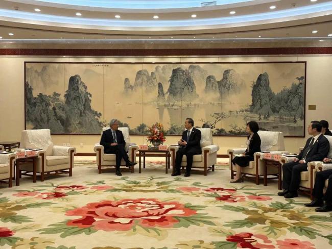 黄仁勋称希望将继续与中国合作