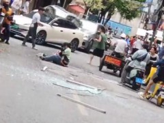 玻璃窗从天而降砸中过路女孩 高空坠物再酿悲剧