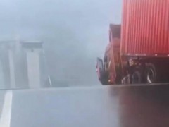 贵州塌桥悬空司机回应获救 无人员伤亡确认