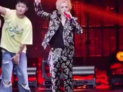 鹿晗安慰粉丝别哭 究竟真相是什么？