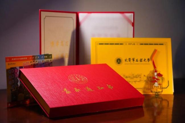 空军预警学院湖北首封录取通知书送达 梦想与使命同在