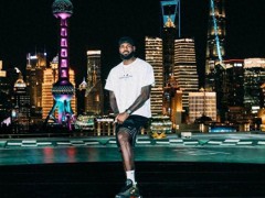 詹姆斯指导中国国青男女篮训练 分享篮球经验