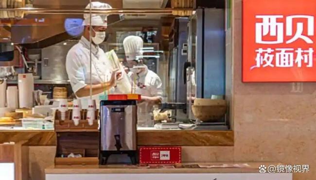 西贝涉事门店客流比平时还多几十桌