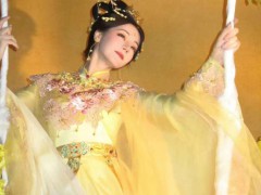 迪丽热巴嫦娥造型像神女下凡 重新定义东方美