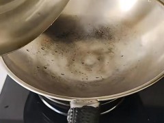 传家锅一口锅要锤两三个小时 匠心品质引网友追捧