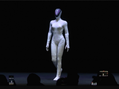 小鹏新一代人形机器人IRON亮相 科技日重磅发布