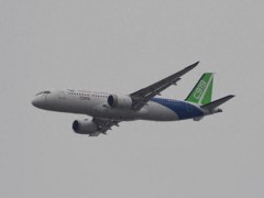 3架C919首次飞临中东 中国民机迈向全球舞台