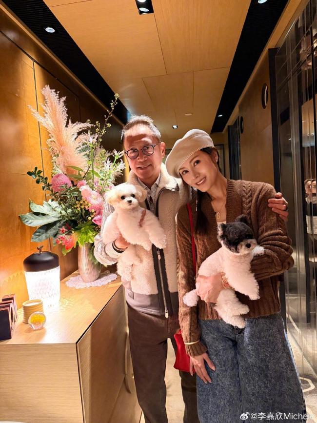 李嘉欣晒与许晋亨合照庆祝结婚17年