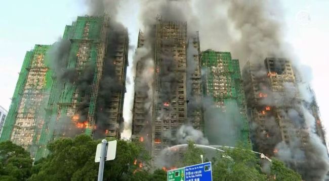 香港大埔大火已致4死 1名消防员殉职 火警现场惨烈
