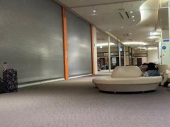 中国游客滞留日本新千岁机场遭遇地震 暴雪后又遇强震
