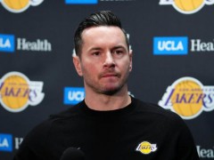 雷迪克吐槽队内一球员球商低 战术理解不足