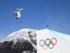 谷爱凌正享受着冬奥的每一滑 逆境中再夺银牌