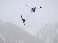 中国空中技巧男团全员进决赛 彰显集团优势