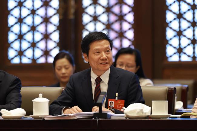 雷军：民营企业要敢为人先