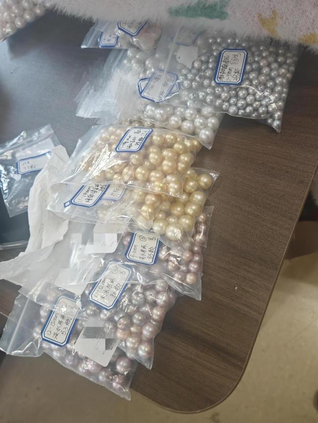仓管员偷走200万珠宝