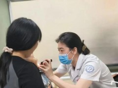 7岁姐姐一句话救了弟弟一命 深夜察觉异样