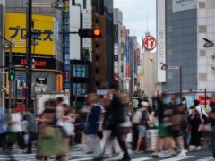 {日本23岁打工人回应取消吃饭现象 经济疲弱下的无奈选择}